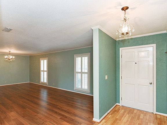 2nd image of 1904 Azure Dr