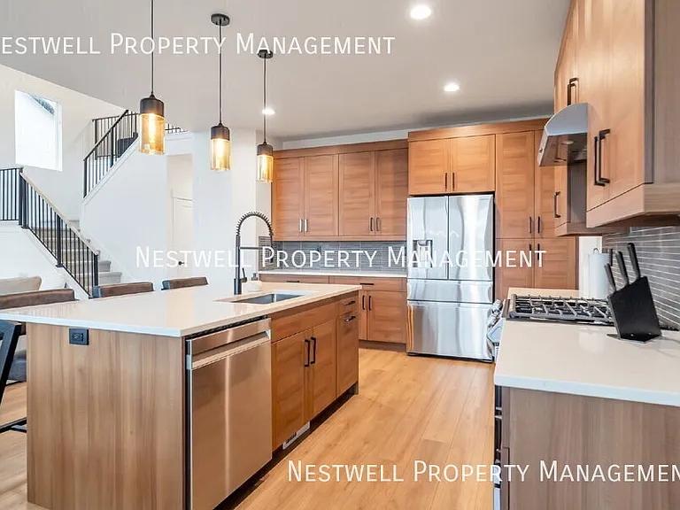 76 N Midland Dr — Photo 10