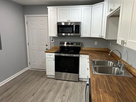 4th image of 2103 Laura St Unit A