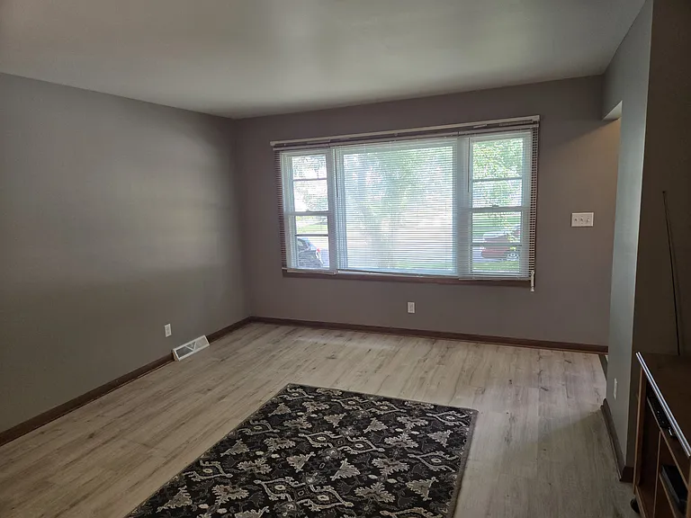 3477 S Kansas Ave — Photo 10