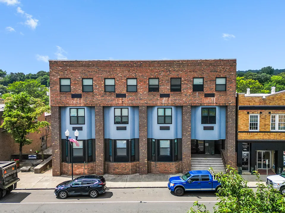 158 Main St