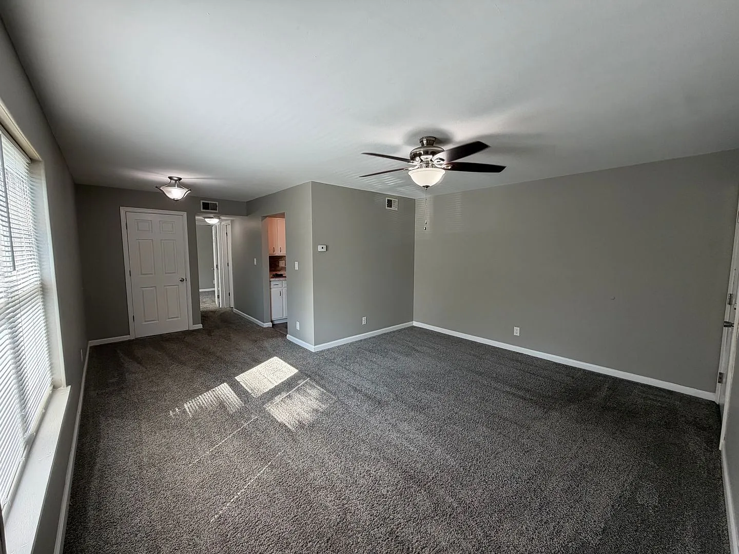 904 Georgian Drive — Photo 3