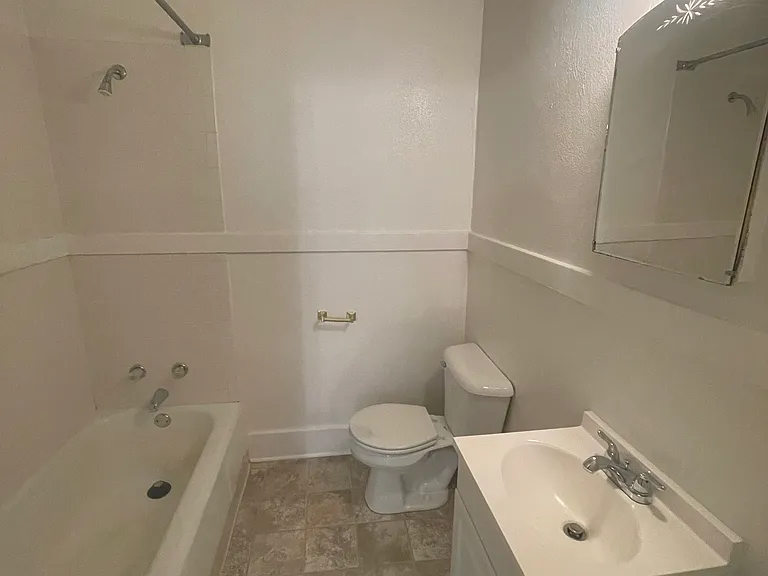 518 E 9th St #1 — Photo 10