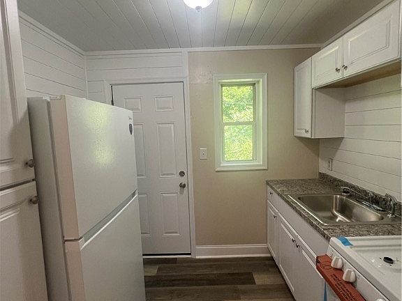 4th image of 802 Monticello Dr