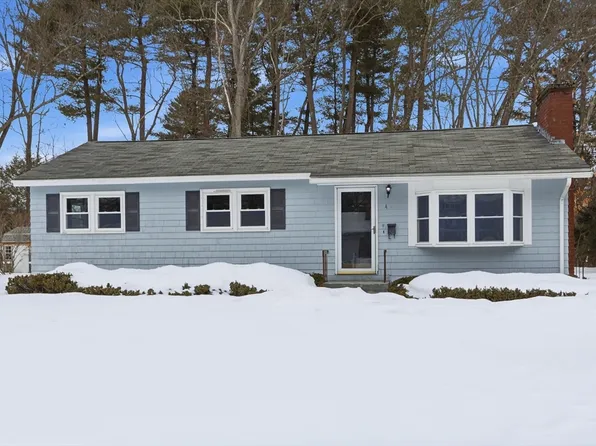 4 Charlemont Ct, North Chelmsford, MA 01863