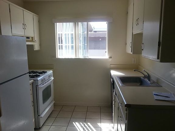 3rd image of 2080 Marlboro Ct APT 11