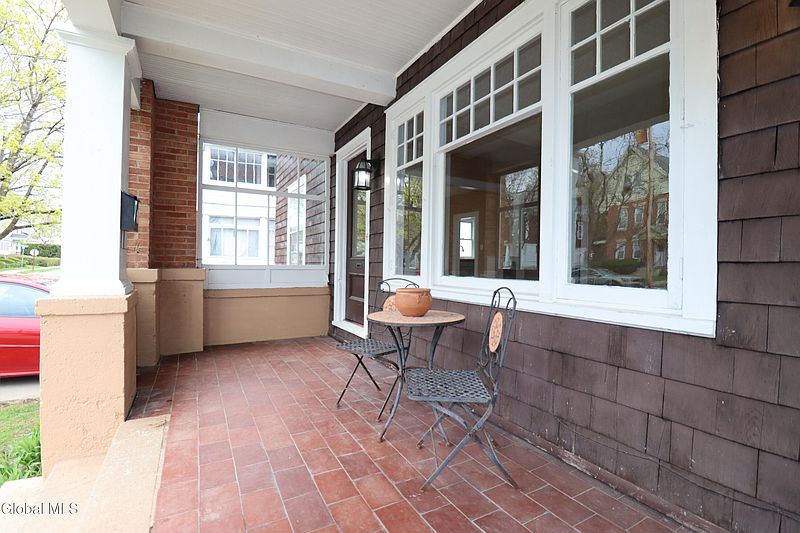2nd image of 28 Stewart Street