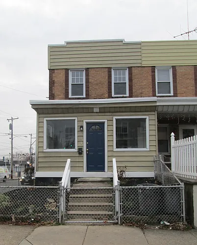 6383 Marsden St Photo 1