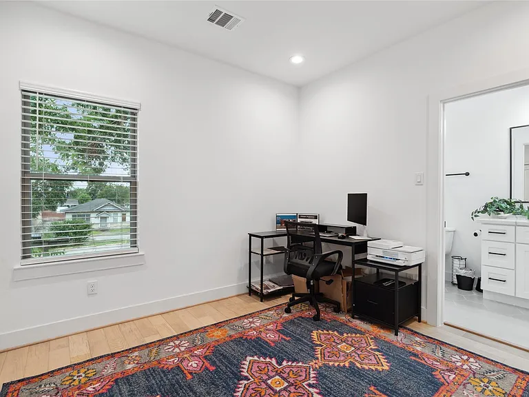 2607 Rosalie St — Photo 17