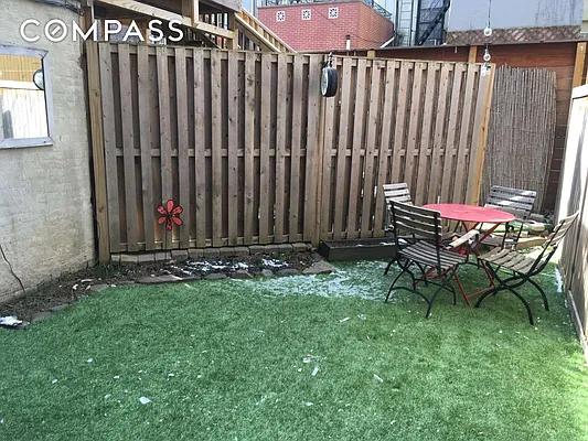 Sold by Compass | media 21