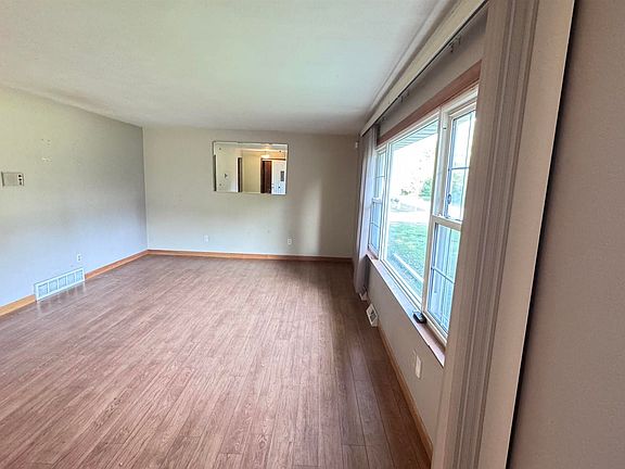 3rd image of 3131 E Enos Ave
