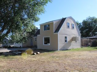 706 S 8th St, Thermopolis, WY 82443