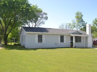 372 Shoreline Dr, Azle, TX 76020