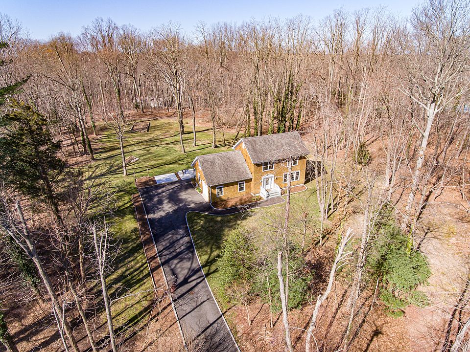 1st image of 7 Pinoak Ln
