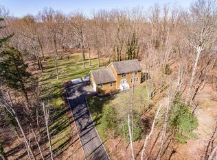 7 Pinoak Ln, Saint James, NY 11780