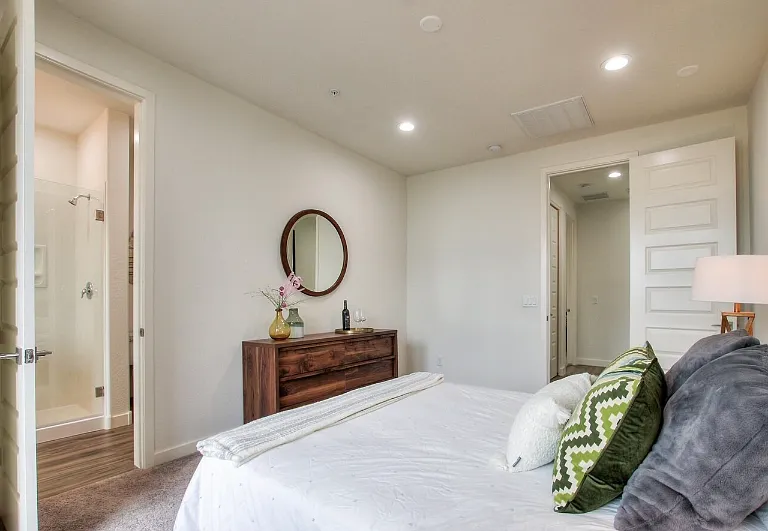 8th & Row Townhomes — Photo 10