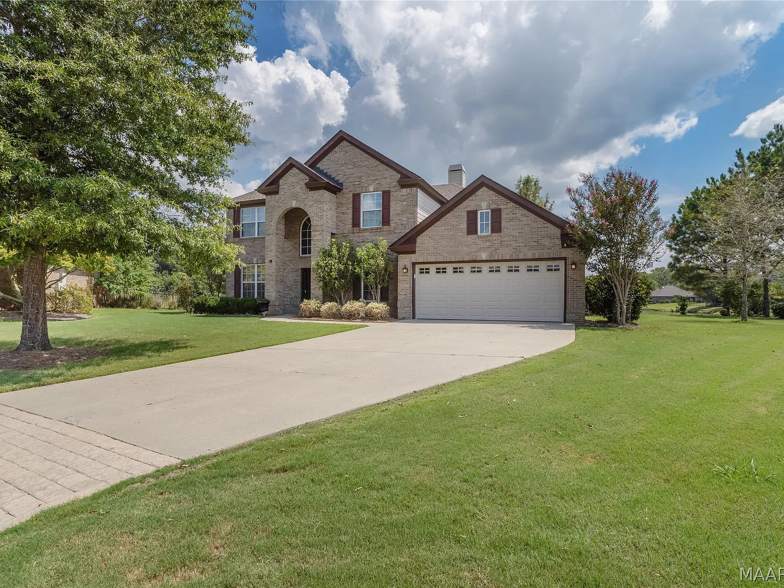 4 bed, 3.5 bath, 2854 sqft, $3,000 — Photo 1