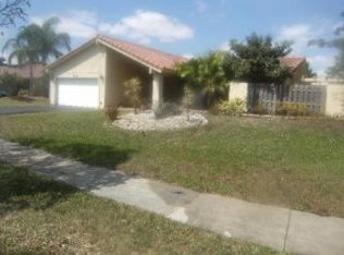9061 NW 11th Ct, Plantation, FL 33322