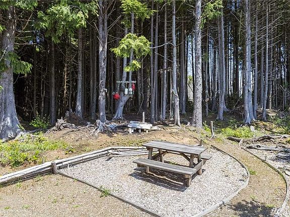 4th image of 41 Beach Cabin Ln