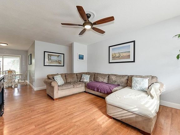 3rd image of 6971 Brayton Ave
