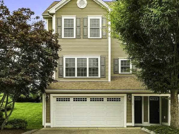 1284 County St Unit 1, Attleboro, MA 02703