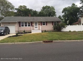 189 Park Pl, Belford, NJ 07718