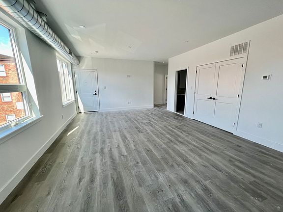 4th image of 1841 Hartranft St #15