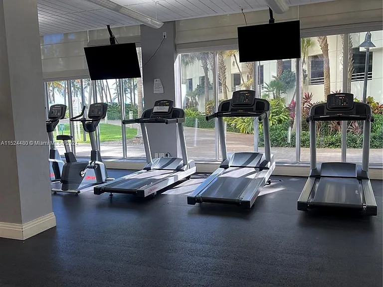 3801 S Ocean Dr #15V — Photo 22