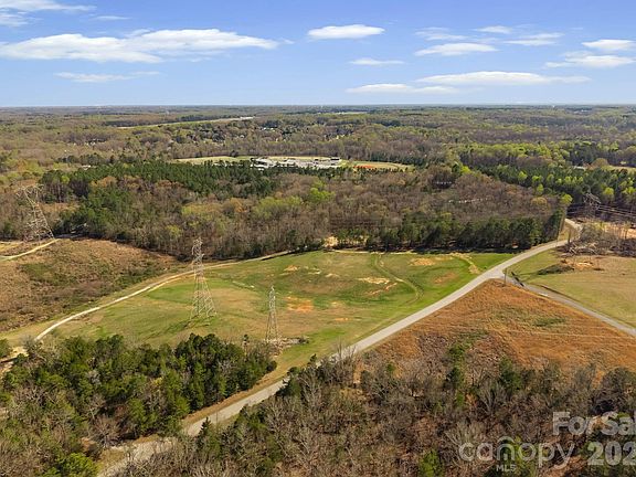 4th image of 1348 Foxridge Rd