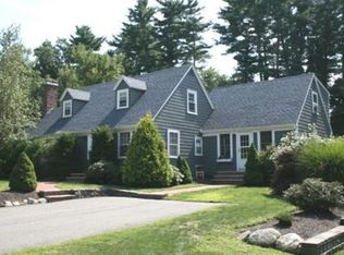 17 Homestead Rd, Lynnfield, MA 01940