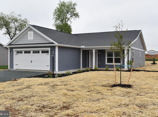 1377 Treeline Dr, Chambersburg, PA 17202