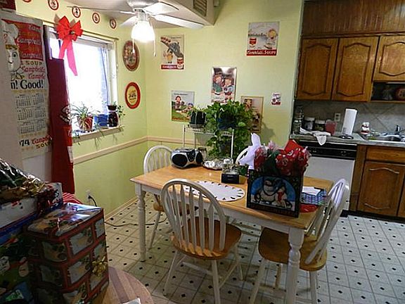 4th image of 4925 Tracy Dr