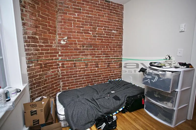 3 bed, 1200 sqft, $5,500 — Photo 3