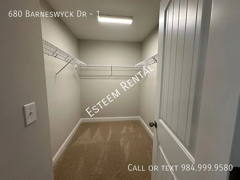 680 Barneswyck Dr #1 — Photo 18