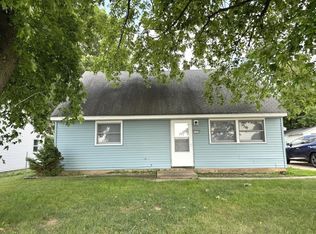 1402 N Mattis Ave, Champaign, IL 61821