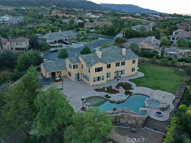 1583 Twin Oaks Cir — Photo 3