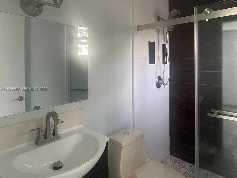 1420 NE 1st Ave — Photo 24
