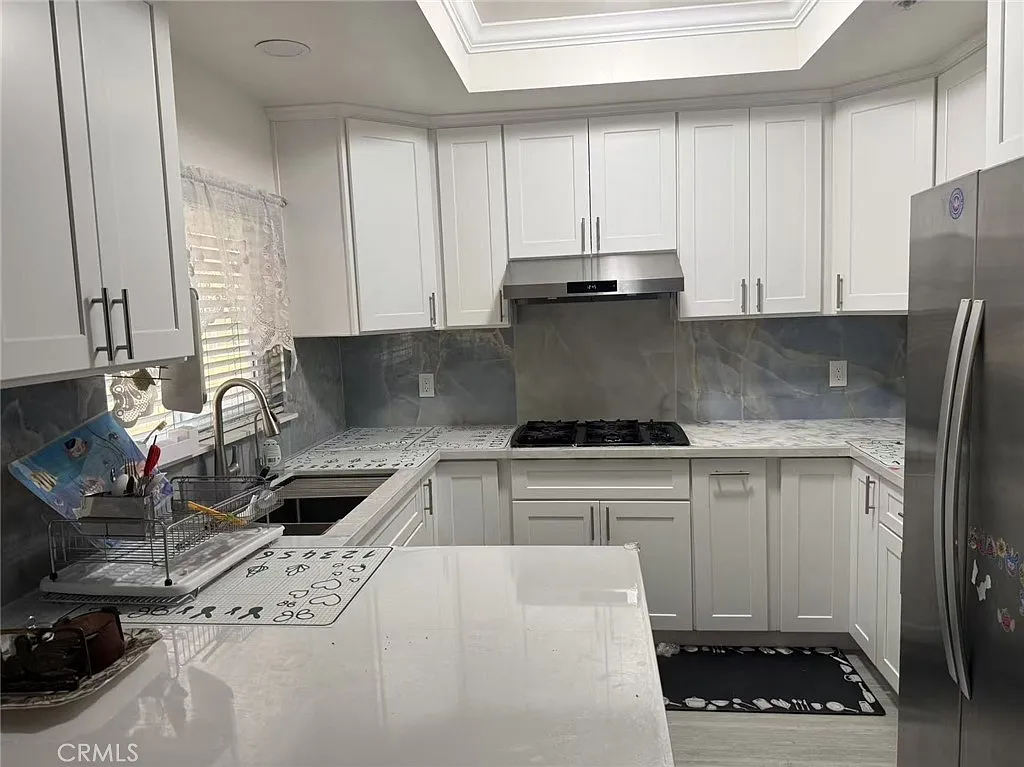 5 bed, 1708 sqft, $3,800 — Photo 3