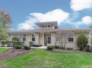 1236 Walnut Glen Dr, Crystal Lake, IL 60014