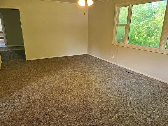 5th image of 310 E 11th Ave
