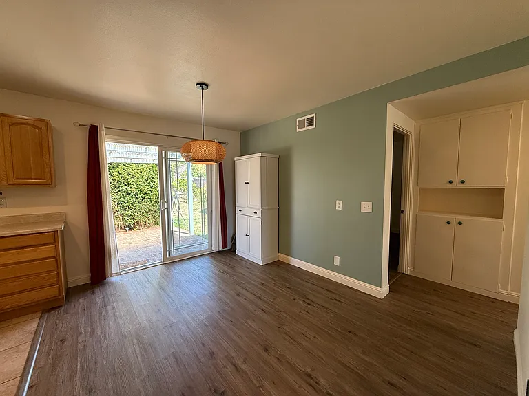 300 Amherst Pl — Photo 4
