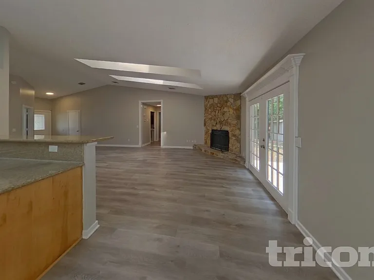 12124 Roundham Ln N — Photo 14