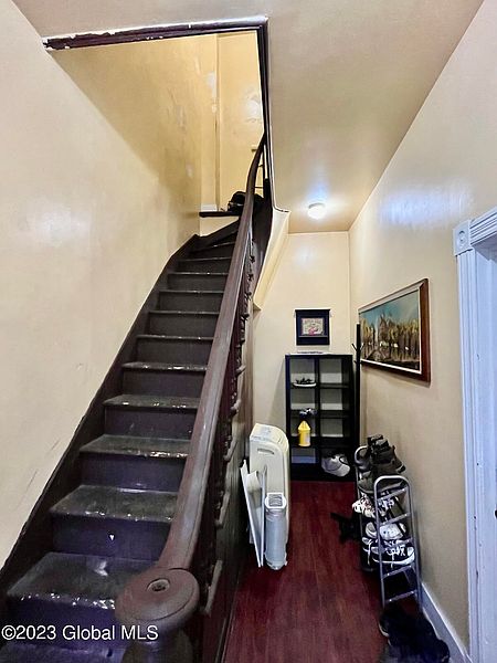 3rd image of 120 Lark Street