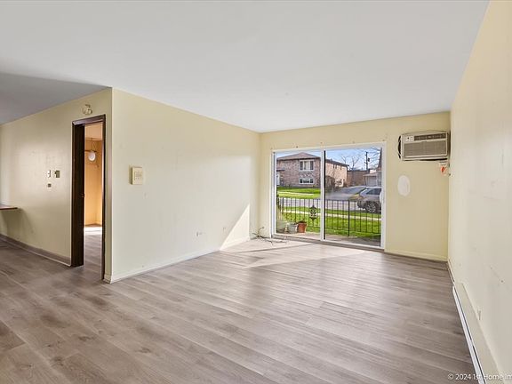 3rd image of 11818 S Komensky Ave APT 102
