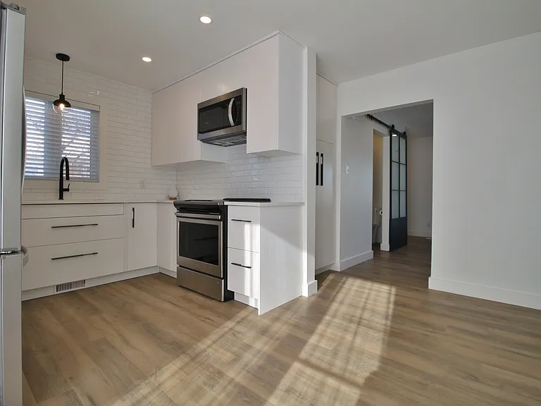 2138 Saunderson Dr #1 — Photo 7