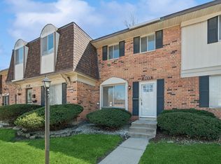 2033 Lioncrest Dr, Richton Park, IL