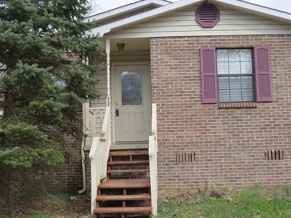 1st image of 2001 NW Countryhill Ln