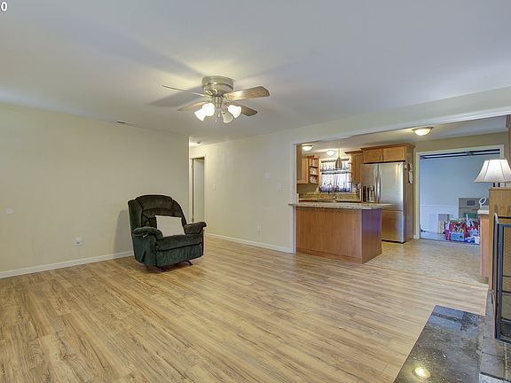 2nd image of 3301 NE 119th Ave