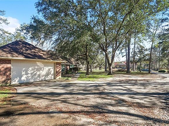 3rd image of 405 Parlange Dr