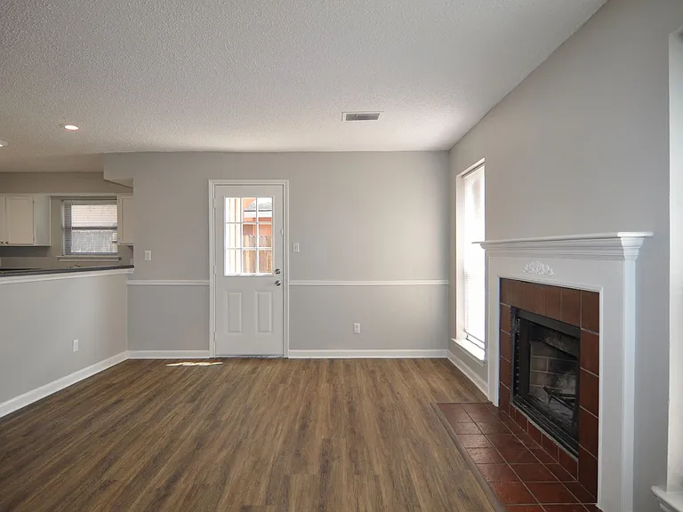 2612 San Sabastian Cir — Photo 3